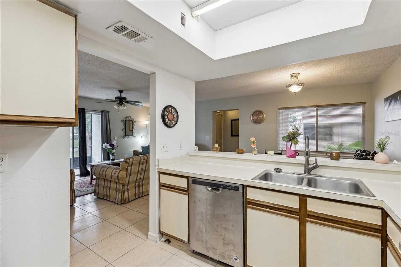 2554 Lakeway Branch Dr #3001 - Photo 4 of 11