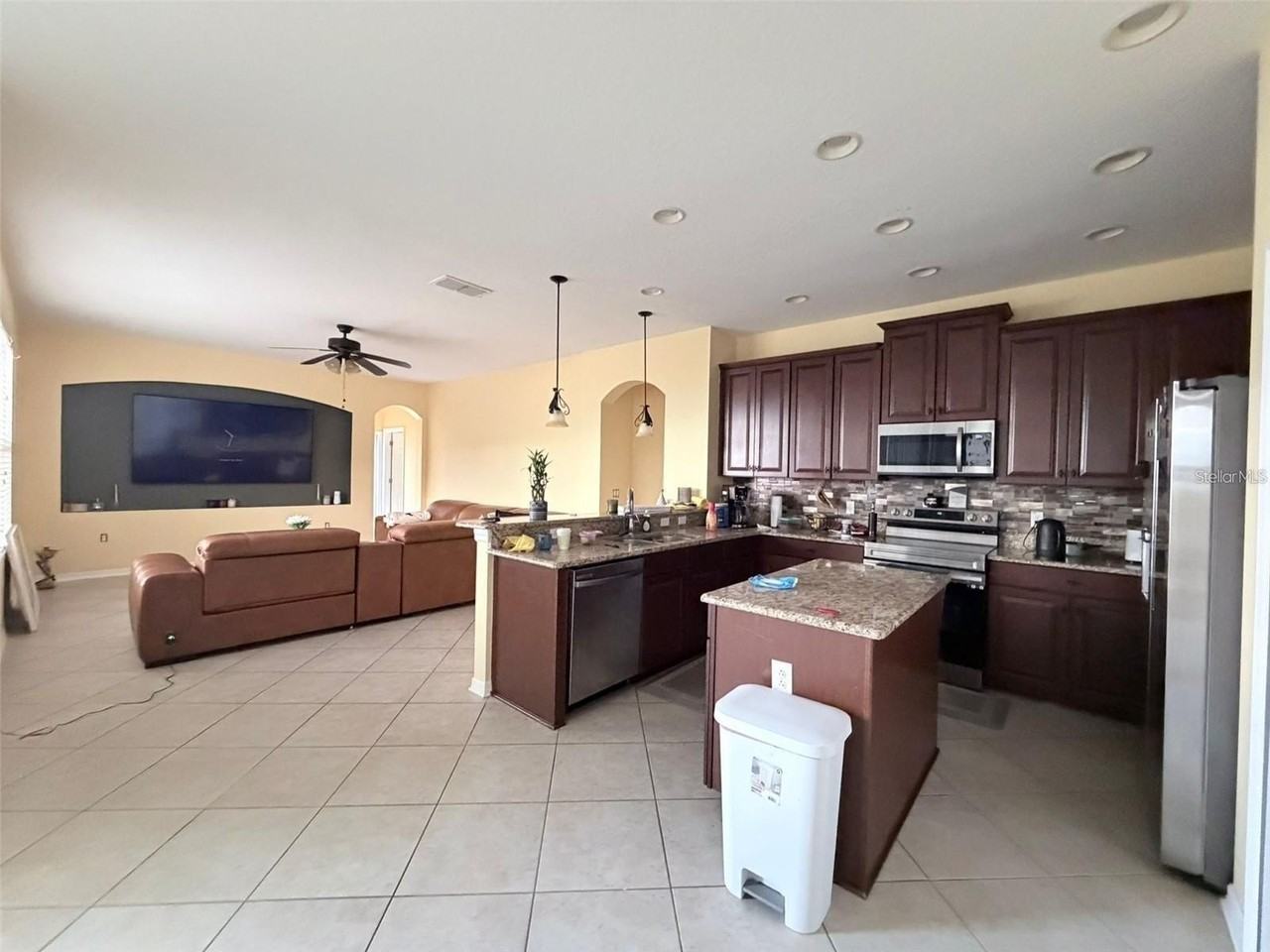 589 Blue Cypress Dr - Photo 4 of 9