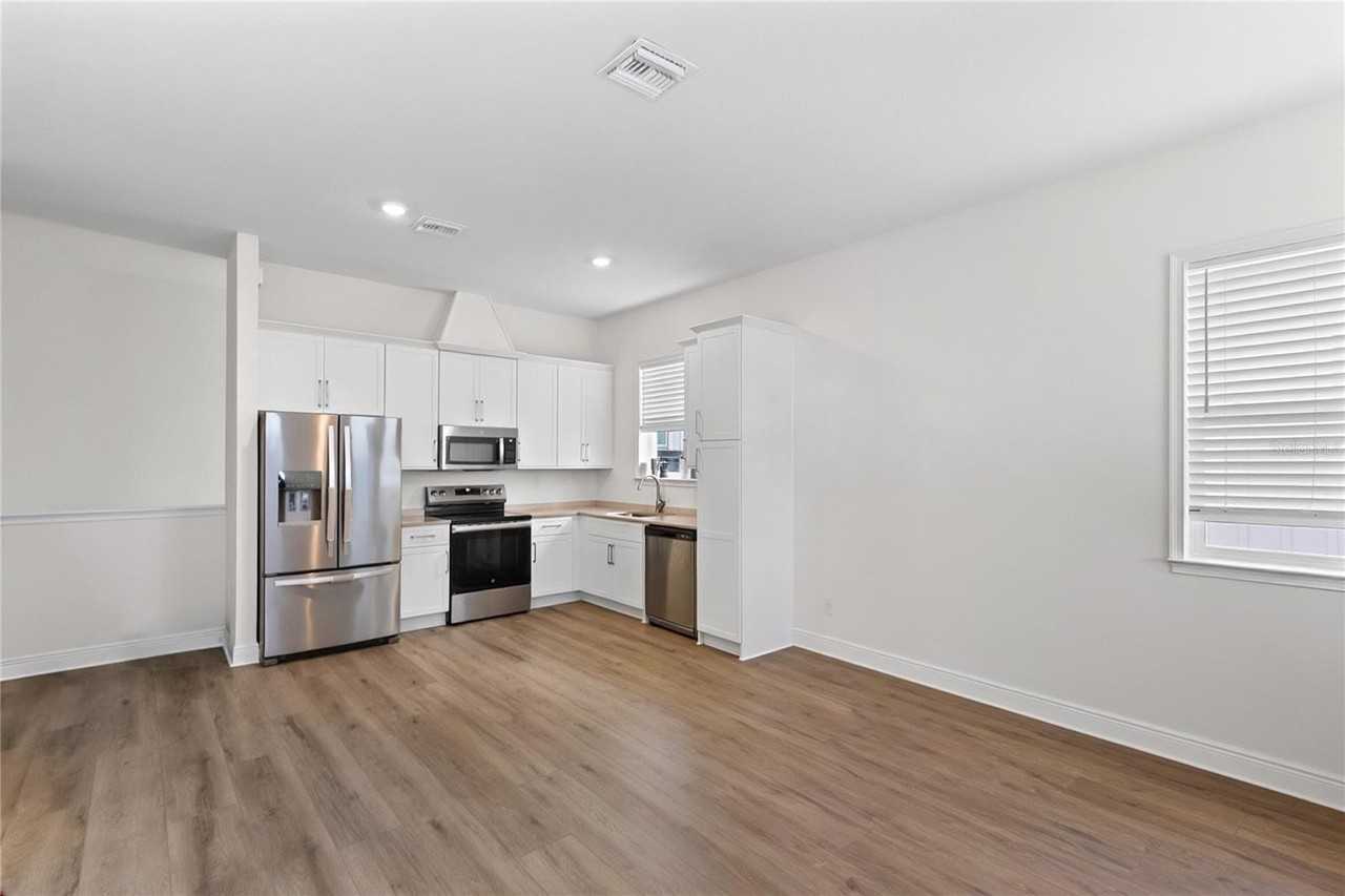 10206 Medawar St #B - Photo 3 of 20