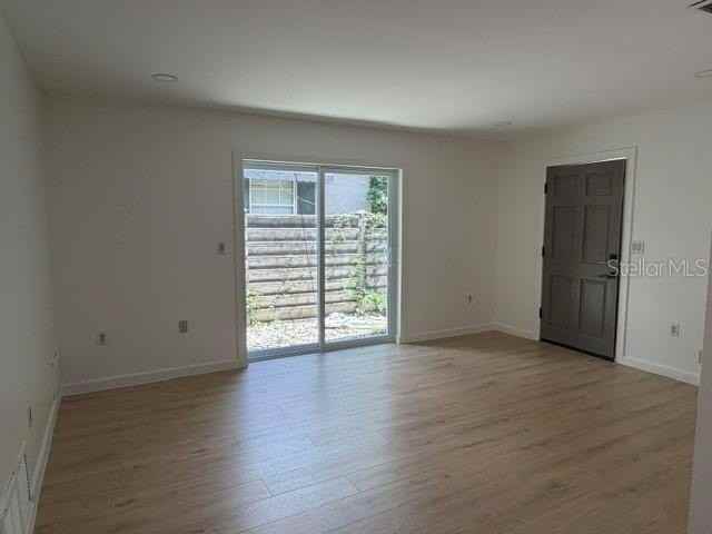1407 Park Lake St - Photo 4 of 10