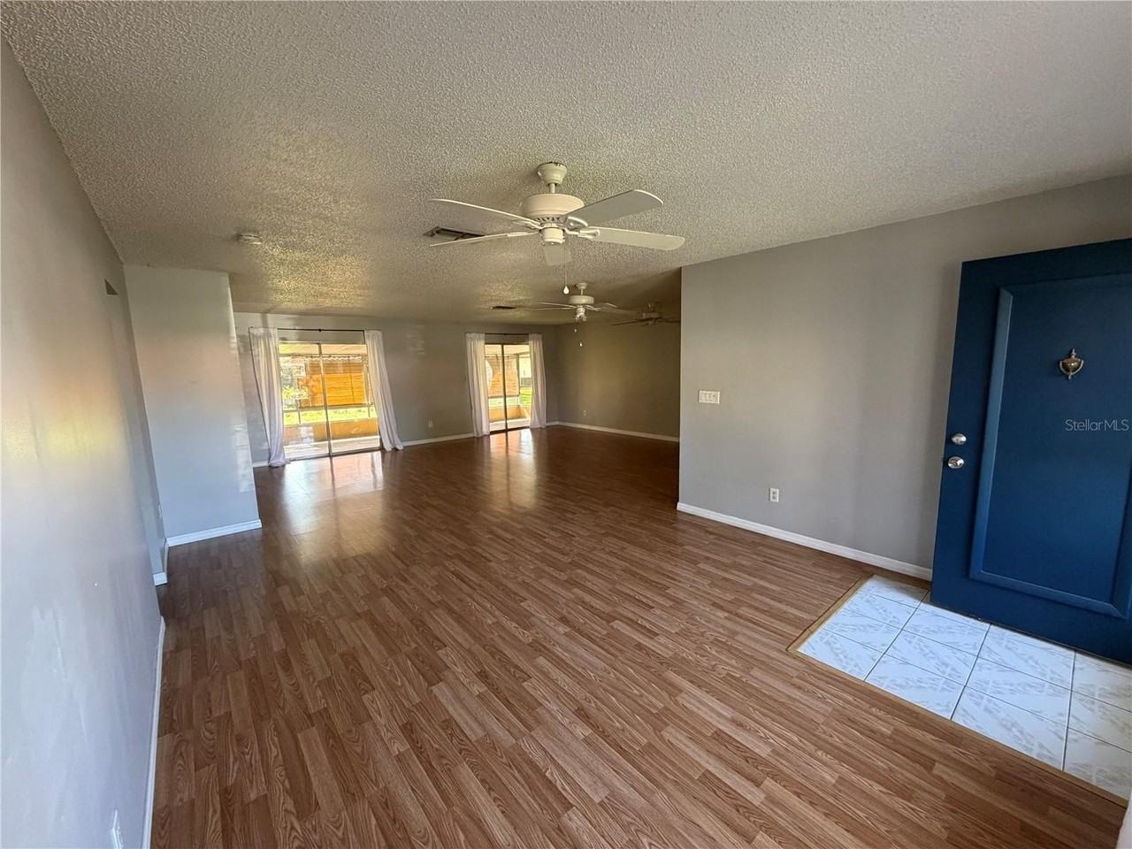 10626 Watertown Ct - Photo 2 of 14