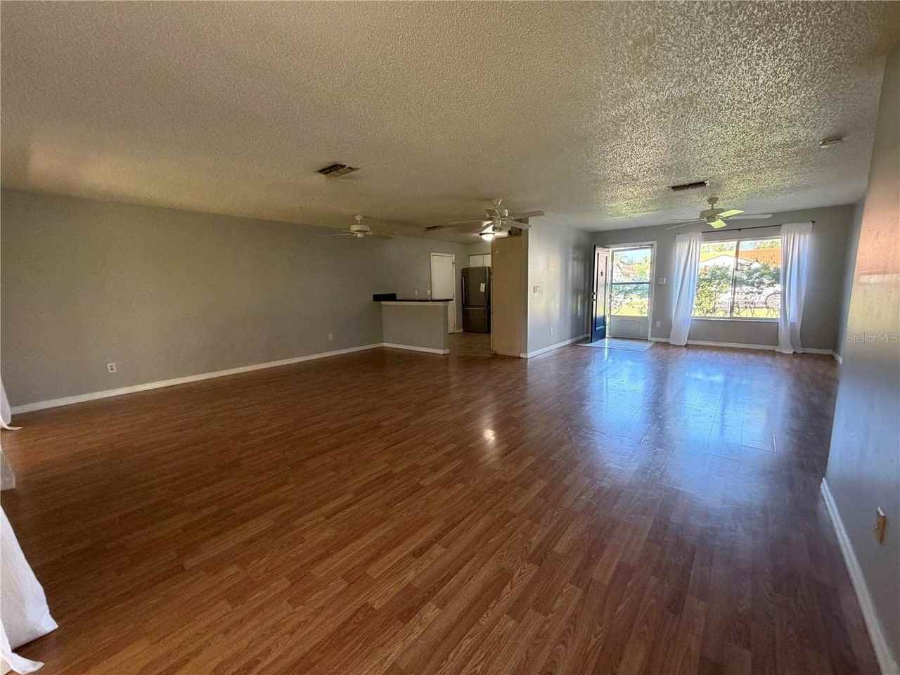 10626 Watertown Ct - Photo 3 of 14
