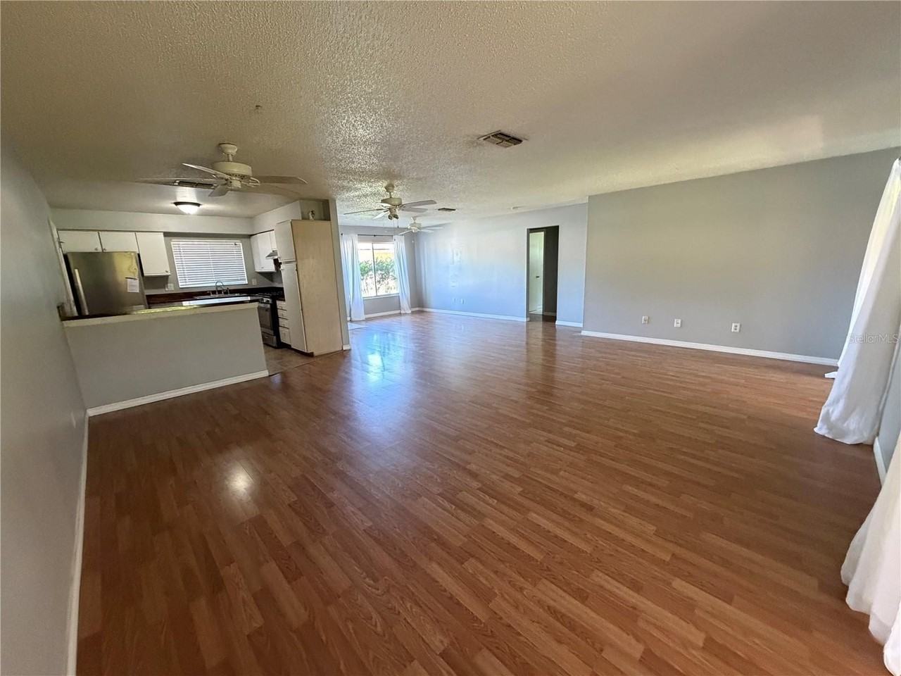 10626 Watertown Ct - Photo 4 of 14