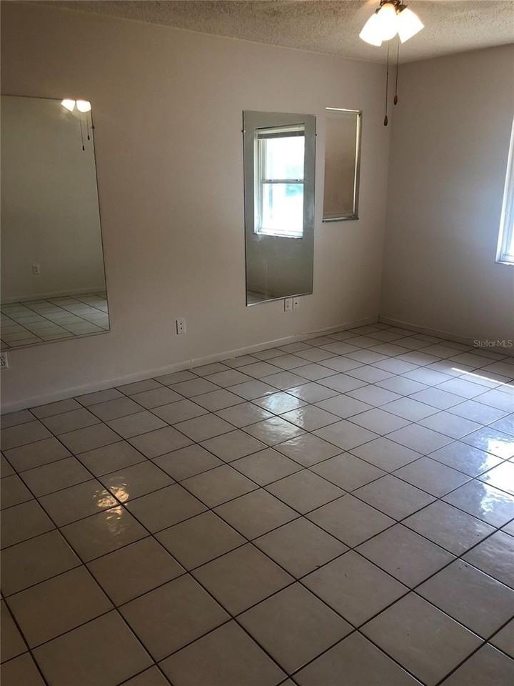 9598 River Rd - Photo 3 of 15