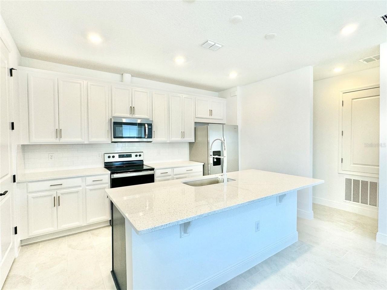9629 Saramago Aly - Photo 4 of 36