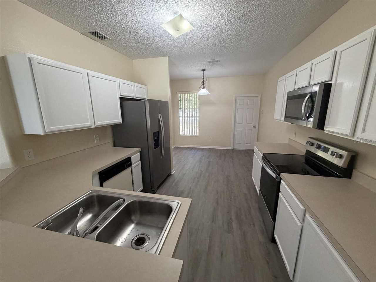 311 Sunset View Dr - Photo 4 of 22