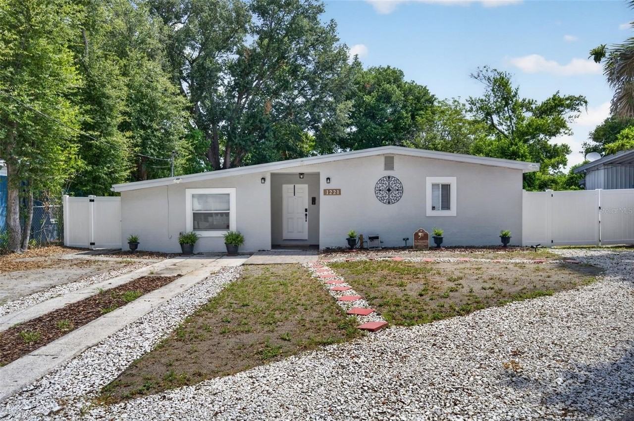 1221 Elinore Dr - Photo 2 of 26