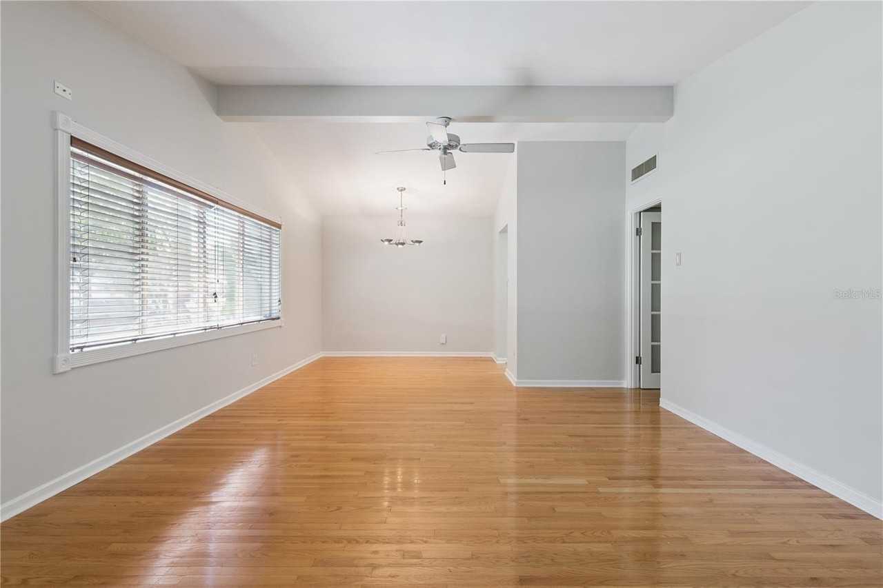 508 Dunblane Dr - Photo 4 of 19