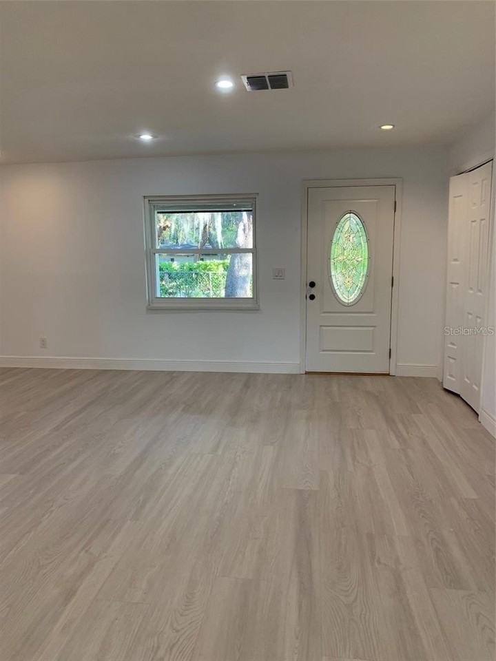 183 E Grand Bend Ave - Photo 2 of 10