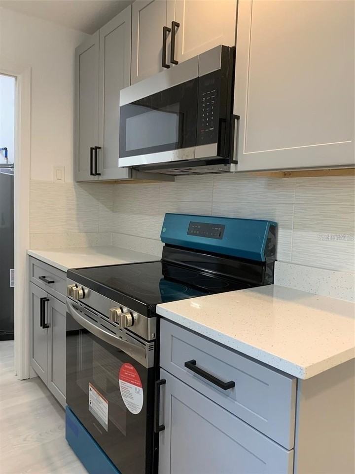 183 E Grand Bend Ave - Photo 5 of 10