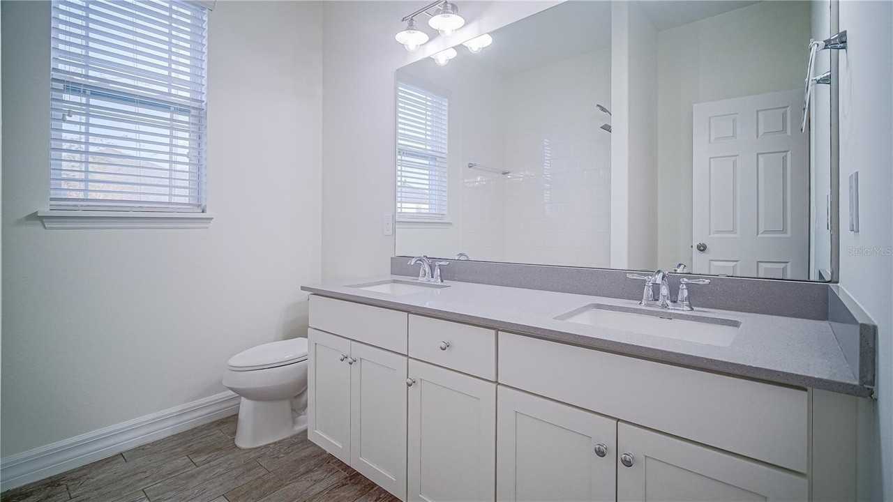 8201 Corkfield Ave - Photo 7 of 43