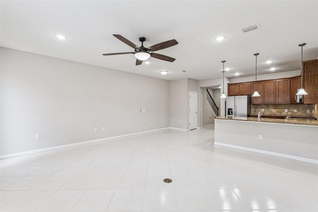 7260 Duxbury Ln - Photo 6 of 32