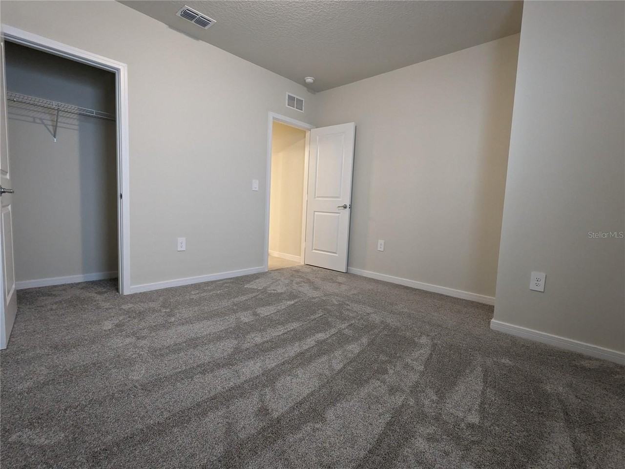 1113 Grand Hammock Ct - Photo 4 of 34