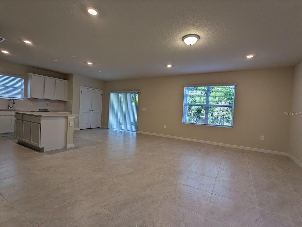 1113 Grand Hammock Ct - Photo 7 of 34