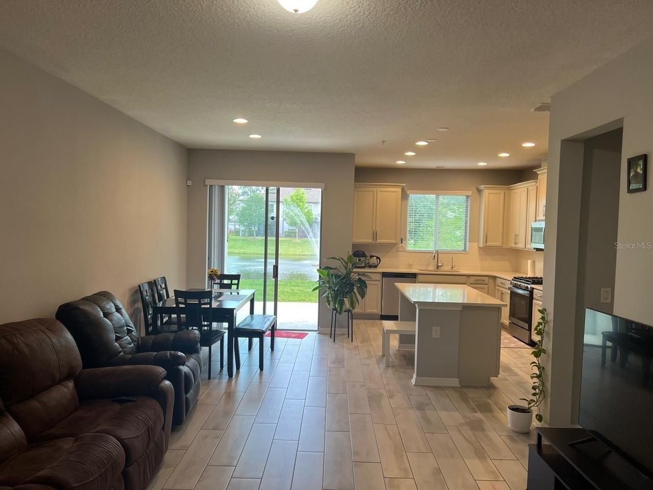 393 Evertree Loop - Photo 5 of 35
