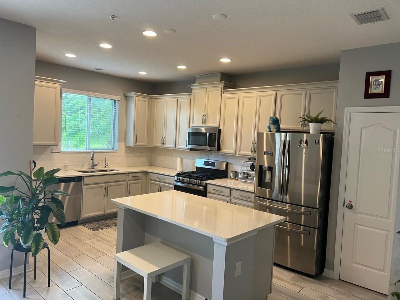 393 Evertree Loop - Photo 7 of 35