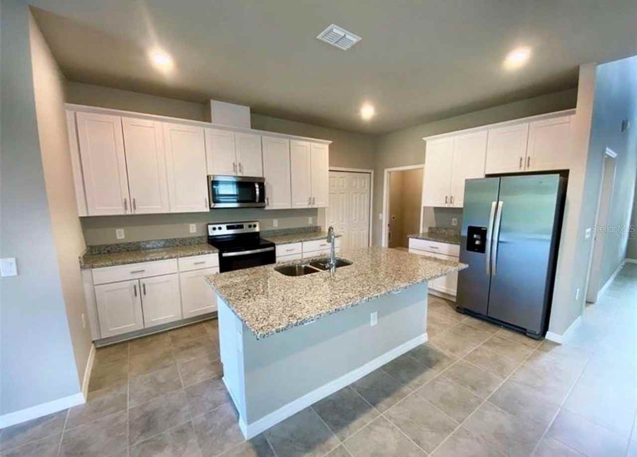 2333 Mystic Maze Ln - Photo 4 of 20