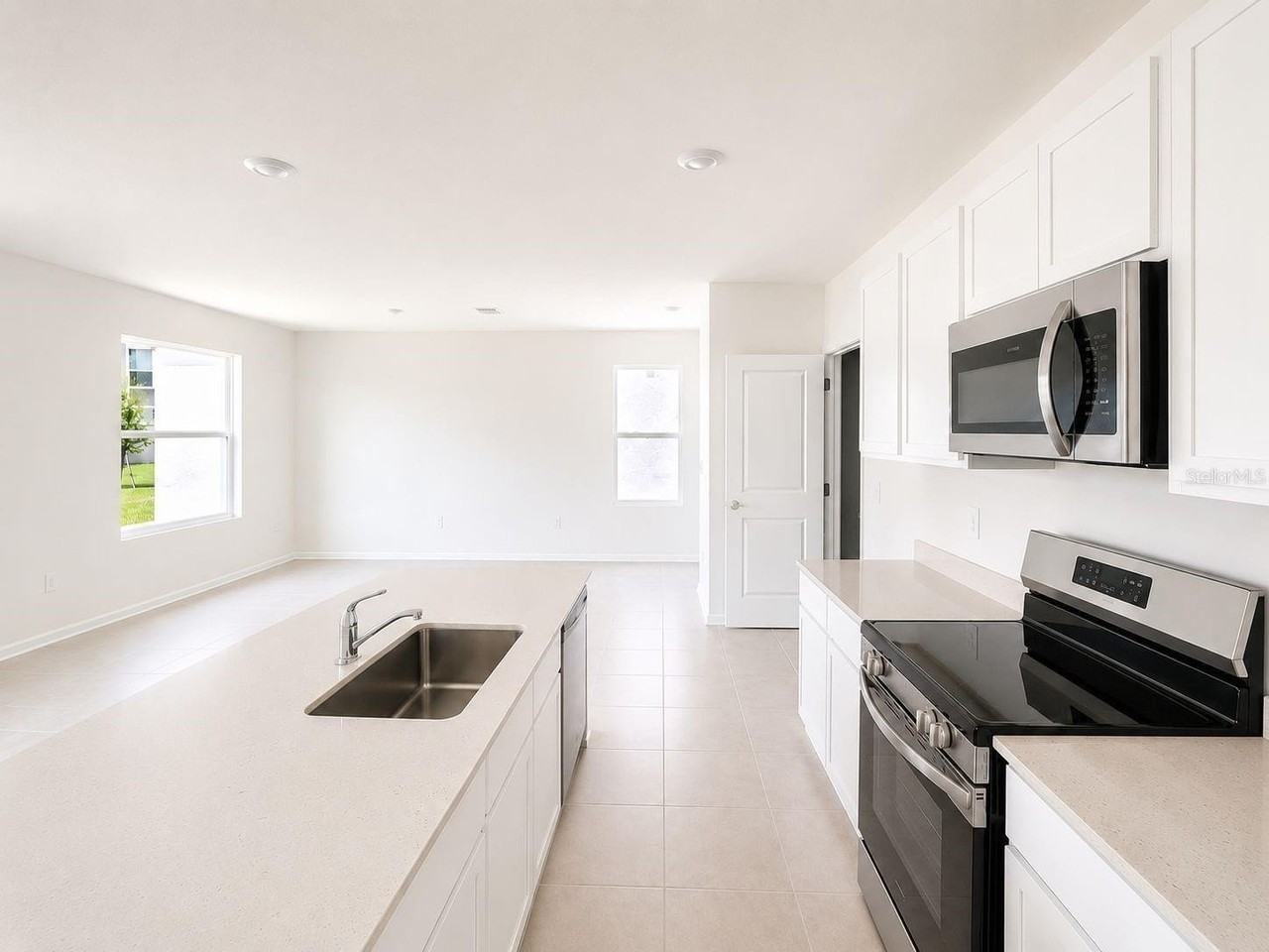 2432 Bluestone Rd - Photo 4 of 23