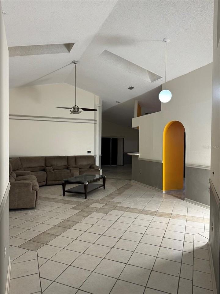 815 Delfino Pl - Photo 5 of 13