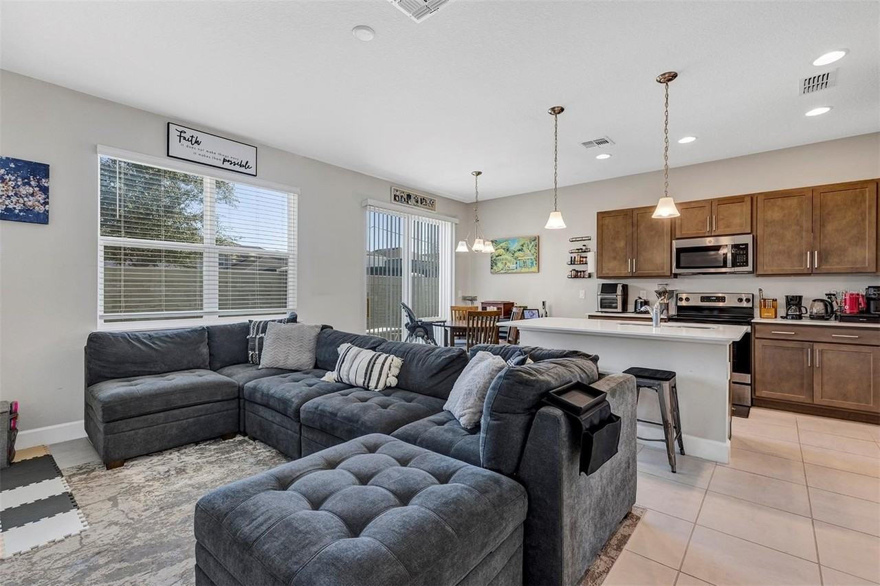 1401 Captiva Cv #23 - Photo 5 of 44