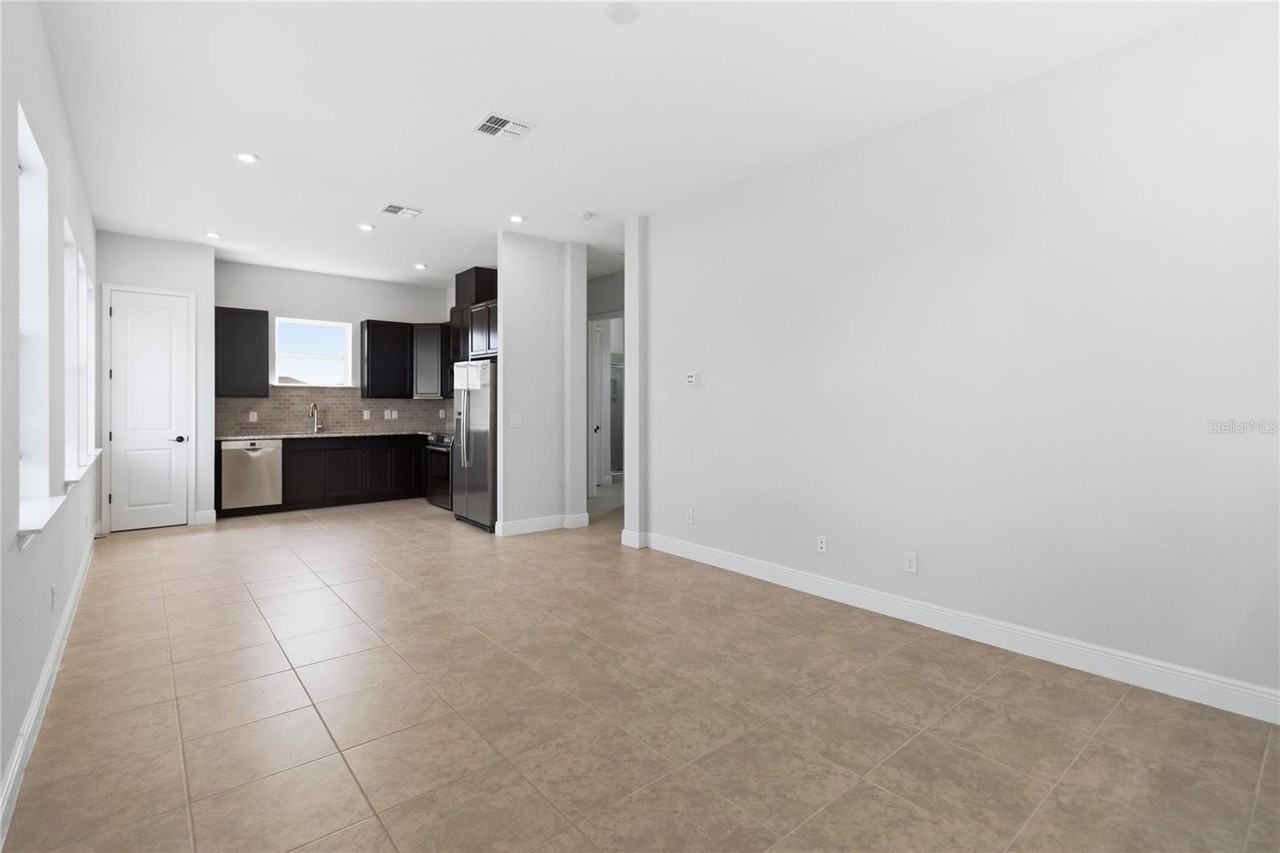 13030 Stoddart Ave - Photo 5 of 27