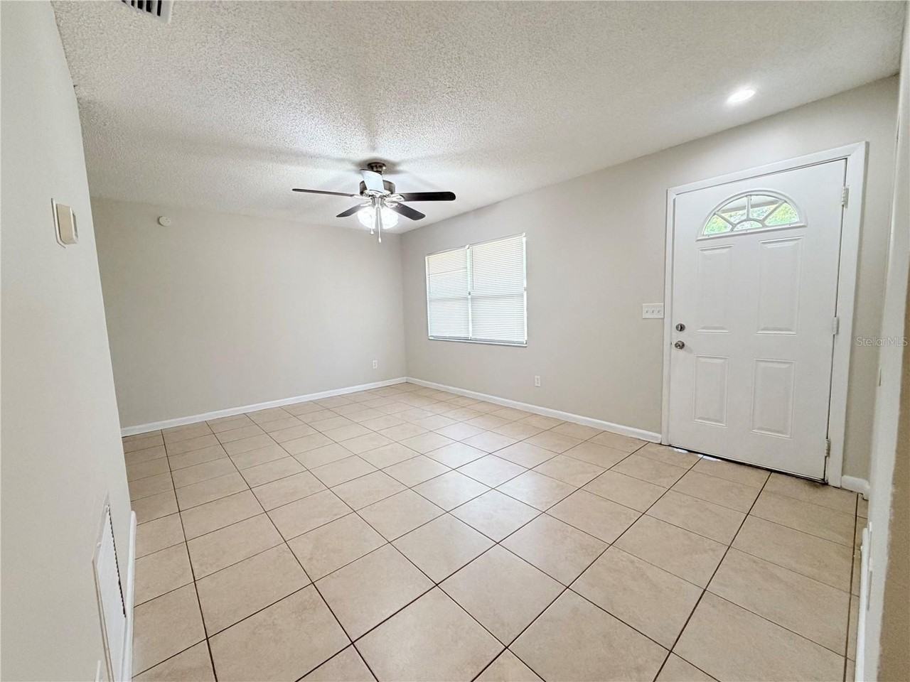 330 Dogwood Ave - Photo 7 of 18