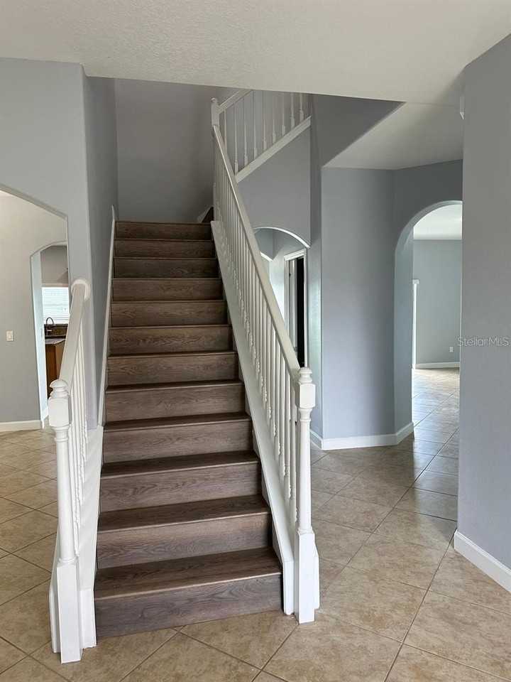 1900 Thetford Cir - Photo 5 of 19