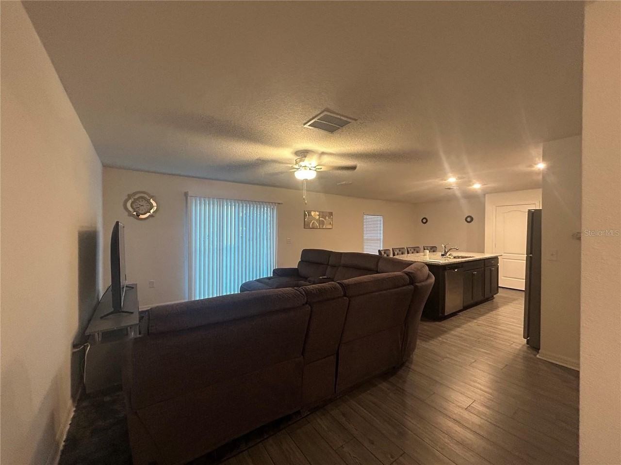 1303 Congo Ct - Photo 3 of 29