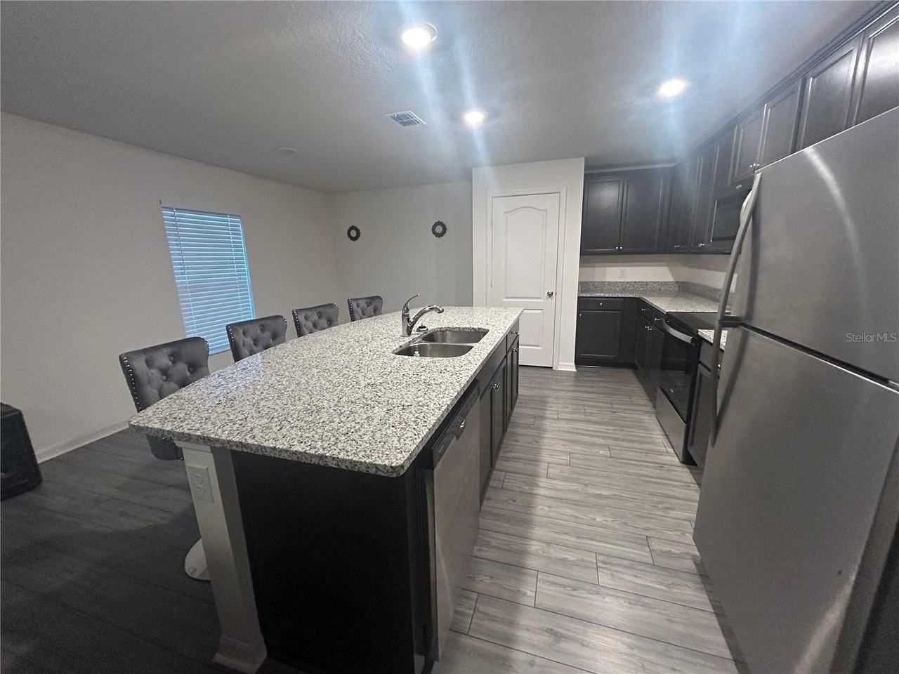 1303 Congo Ct - Photo 4 of 29