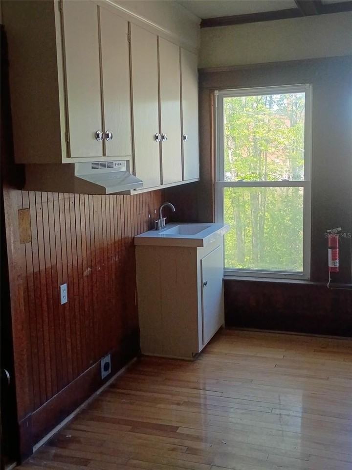 18 Main St #4 - Photo 6 of 13