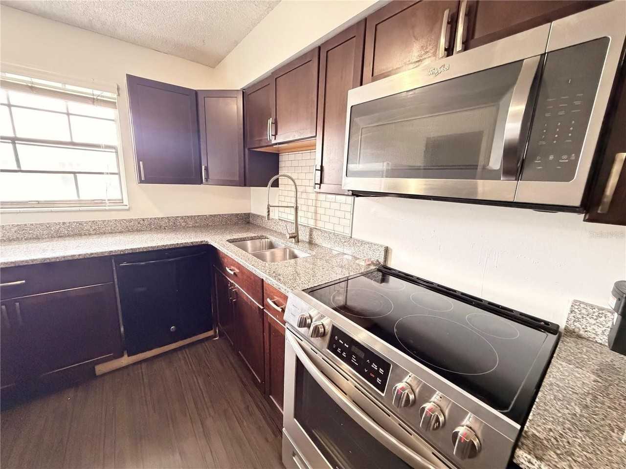 525 Conway Rd #72 - Photo 6 of 13