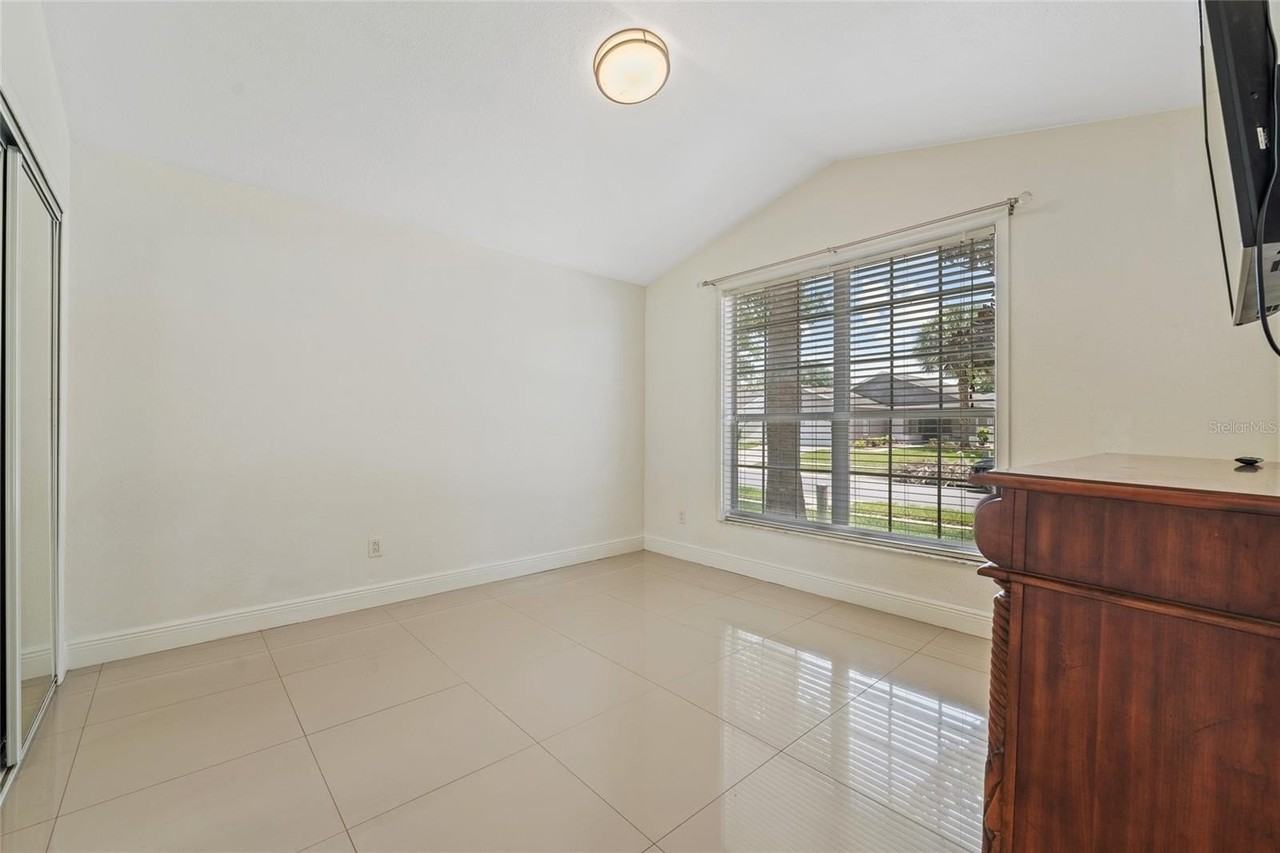 7827 Myrtle Oak Ln - Photo 4 of 22
