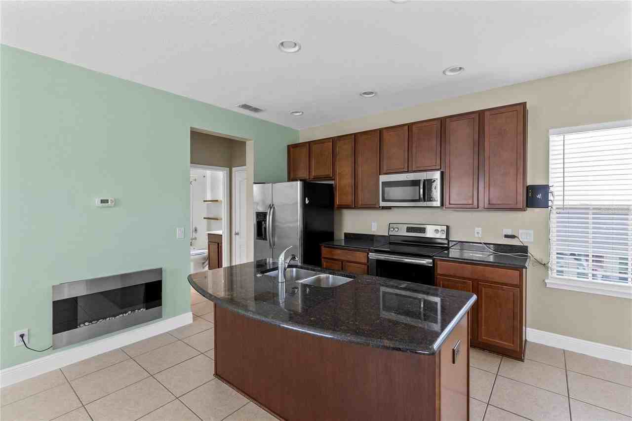 8455 Laureate Blvd - Photo 6 of 21