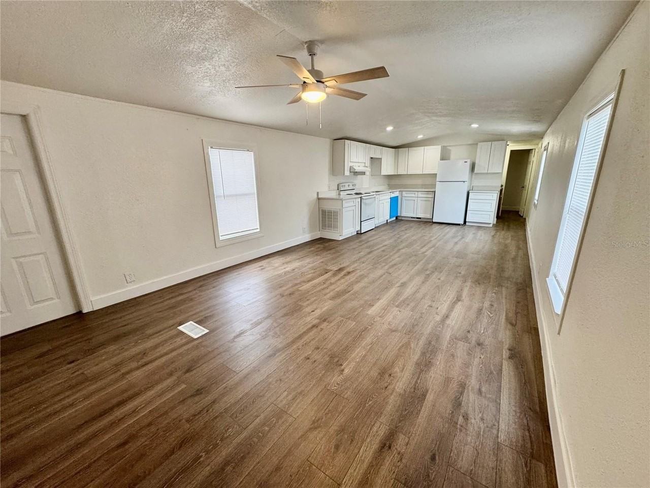 112 Laureti Ln - Photo 4 of 10