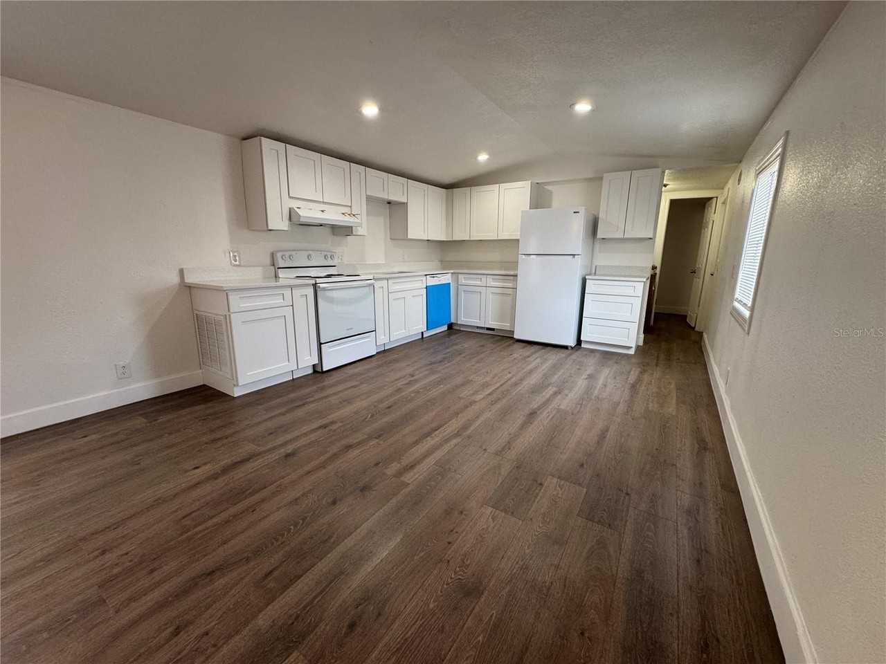 112 Laureti Ln - Photo 5 of 10