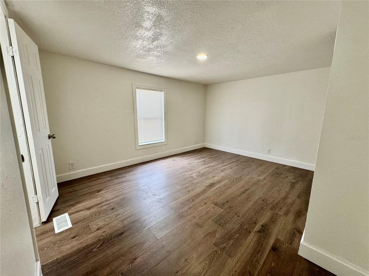 112 Laureti Ln - Photo 6 of 10