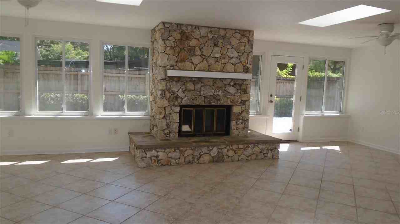 420 Arapaho Trl - Photo 5 of 15