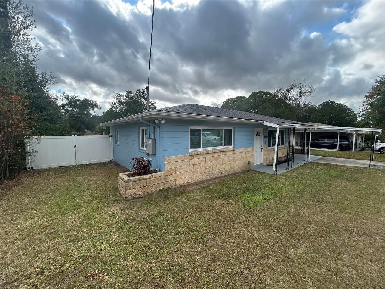 21570 Sw Raintree St - Photo 2 of 27