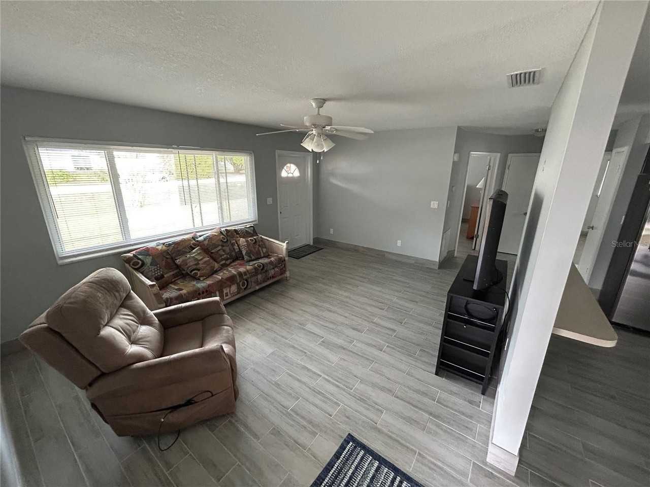 21570 Sw Raintree St - Photo 5 of 27