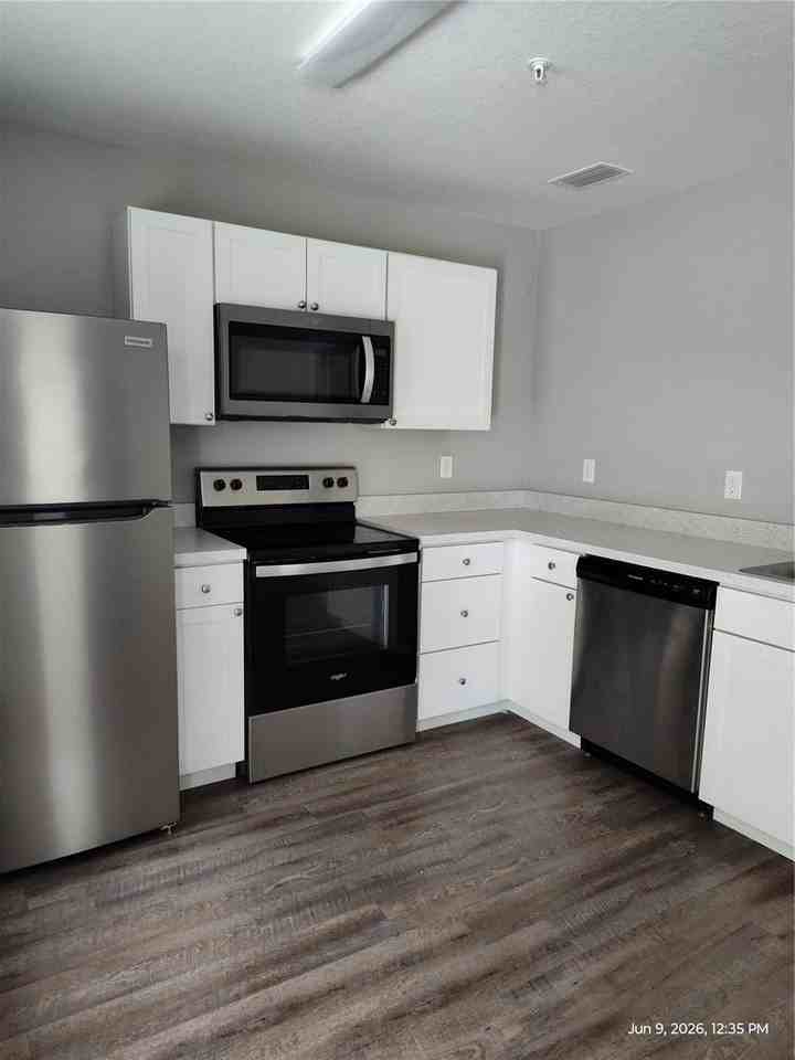 5580 Ne 35th St - Photo 2 of 7