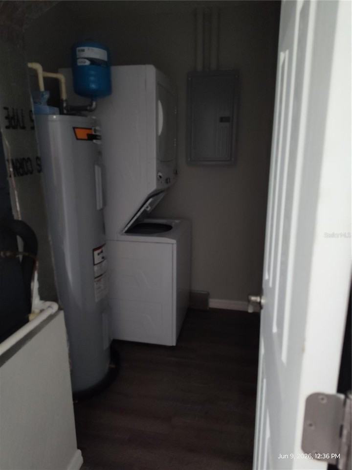 5580 Ne 35th St - Photo 6 of 7