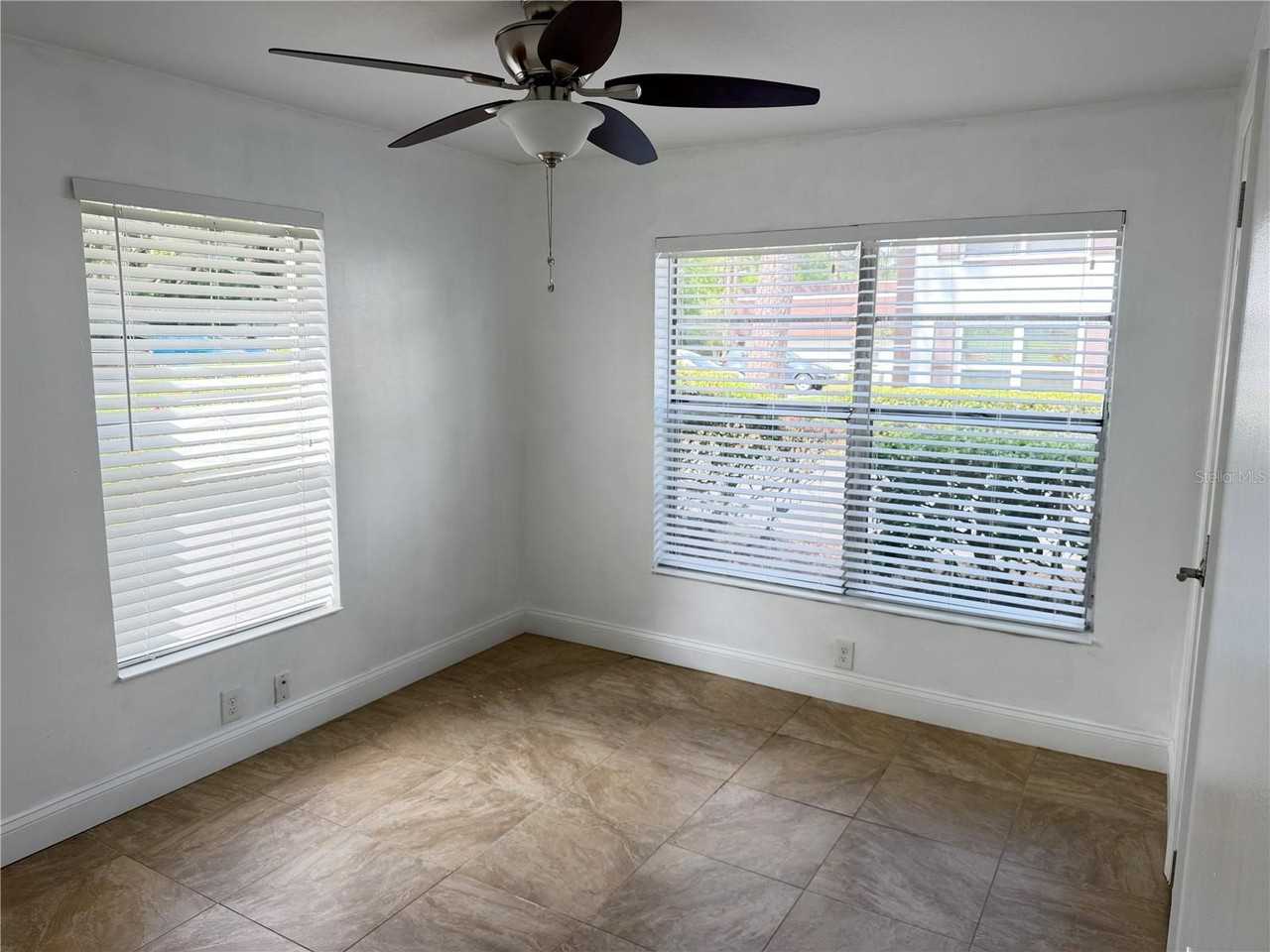 2564 Se 15th Ave #H - Photo 3 of 10