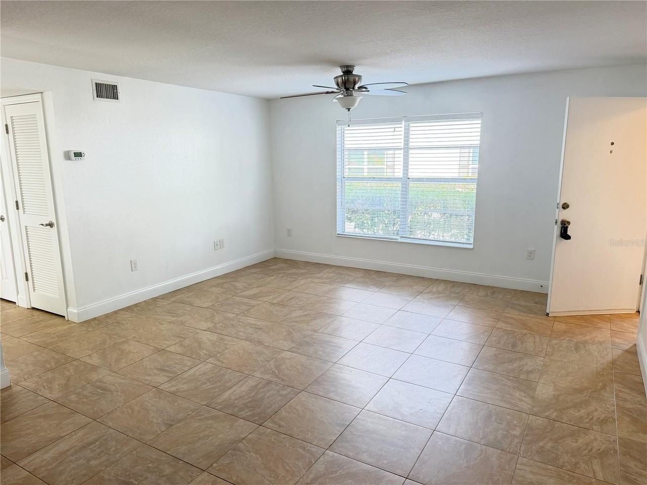 2564 Se 15th Ave #H - Photo 7 of 10