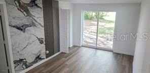 1152 Ne 9th St - Photo 4 of 14