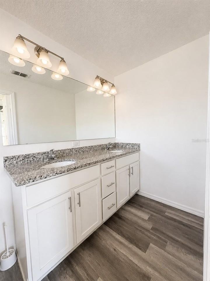 13182 Sw 106th St - Photo 7 of 9