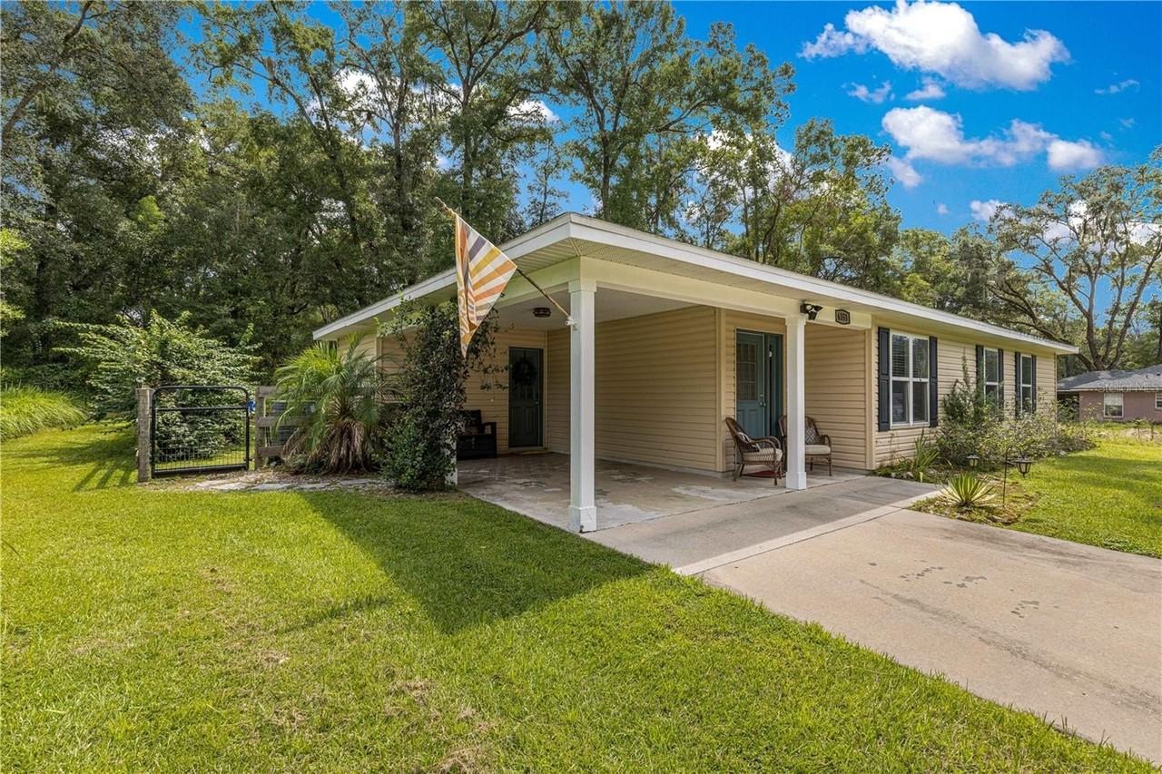 6353 Nw 52nd Ave - Photo 6 of 33