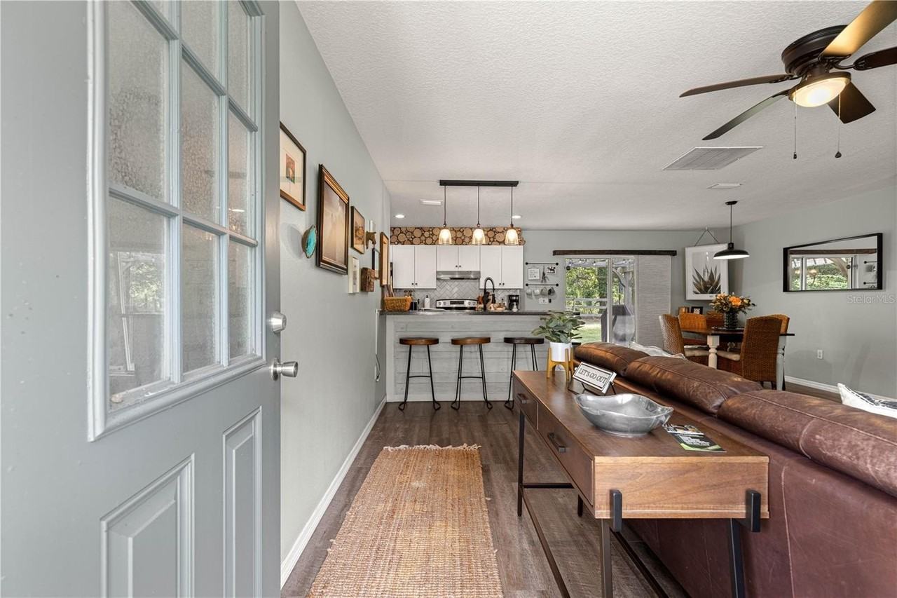 6353 Nw 52nd Ave - Photo 7 of 33