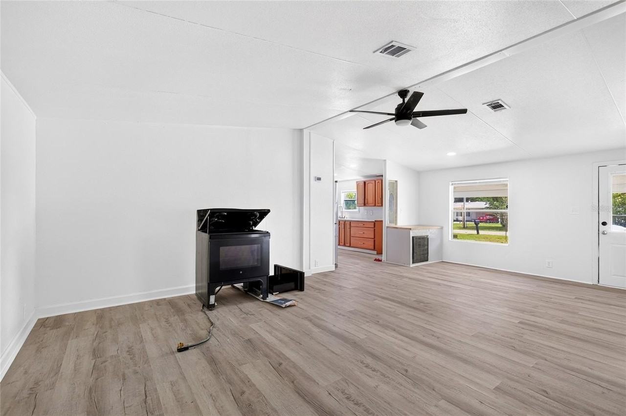 6766 Ne 1st Pl - Photo 7 of 31