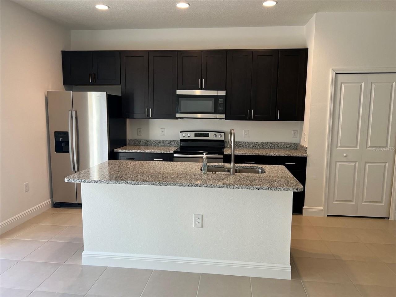 7260 Sw 132nd Pl - Photo 3 of 14