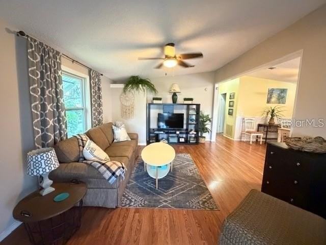 1215 Panama Pl - Photo 7 of 28